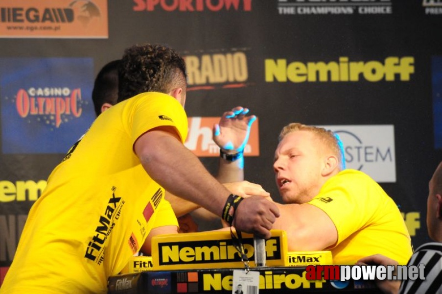 Nemiroff 2009 - Day 1 - Left hand # Siłowanie na ręce # Armwrestling # Armpower.net