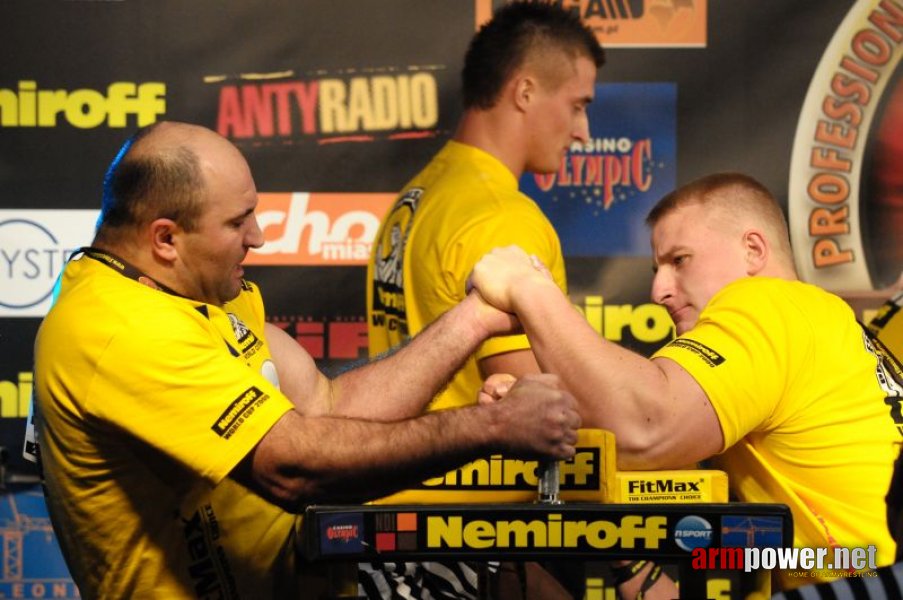 Nemiroff 2009 - Day 1 - Left hand # Armwrestling # Armpower.net