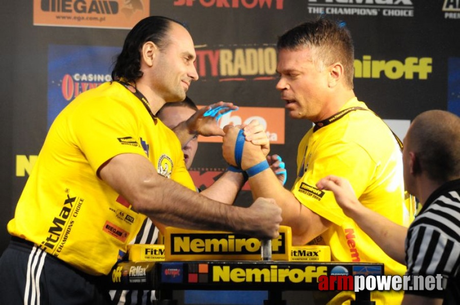 Nemiroff 2009 - Day 1 - Left hand # Armwrestling # Armpower.net