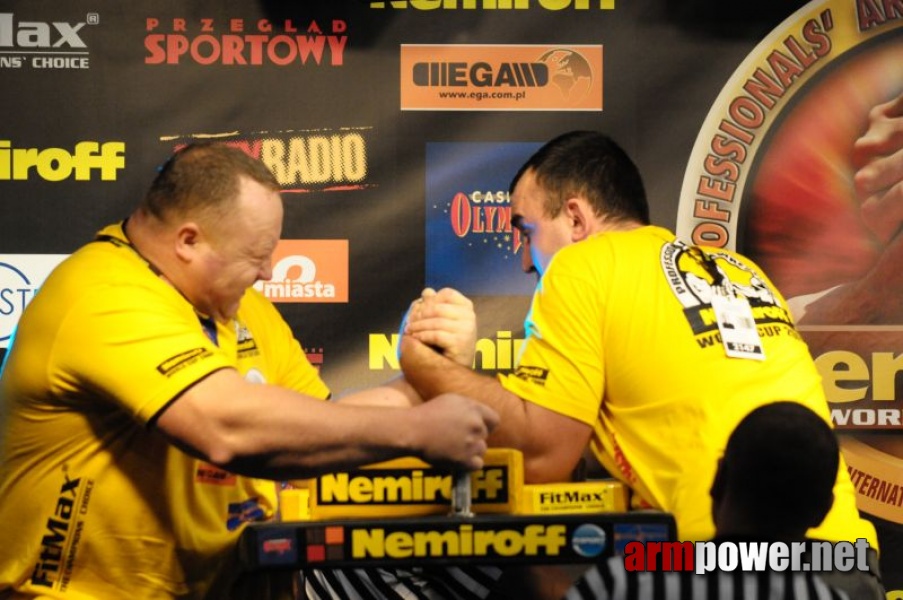 Nemiroff 2009 - Day 1 - Left hand # Armwrestling # Armpower.net