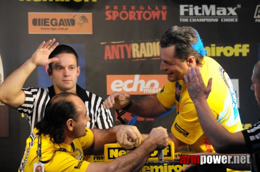 Nemiroff 2009 - Day 1 - Left hand # Armwrestling # Armpower.net