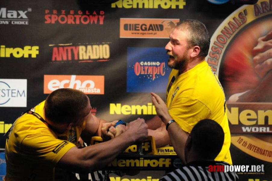 Nemiroff 2009 - Day 1 - Left hand # Siłowanie na ręce # Armwrestling # Armpower.net