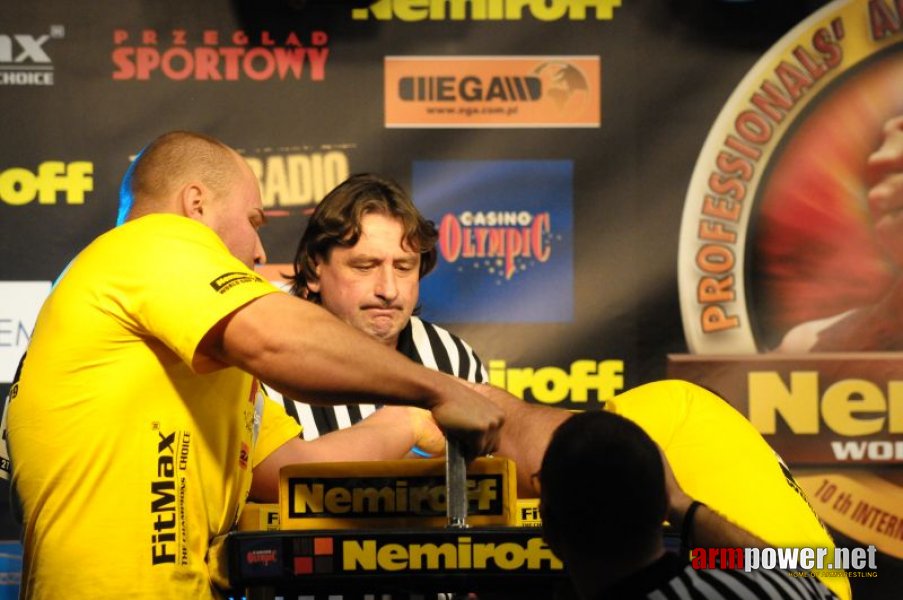 Nemiroff 2009 - Day 1 - Left hand # Siłowanie na ręce # Armwrestling # Armpower.net