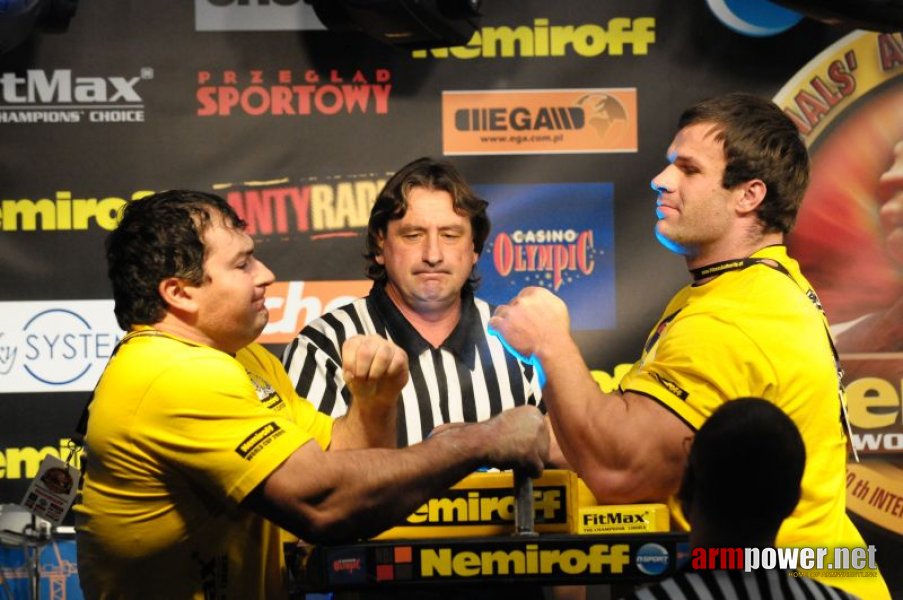 Nemiroff 2009 - Day 1 - Left hand # Siłowanie na ręce # Armwrestling # Armpower.net