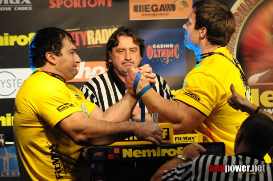 Nemiroff 2009 - Day 1 - Left hand # Siłowanie na ręce # Armwrestling # Armpower.net