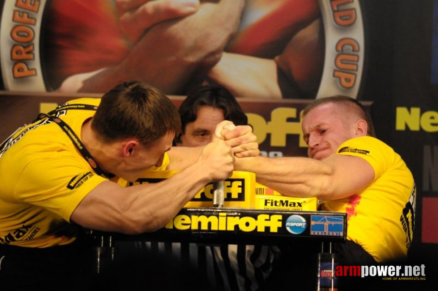 Nemiroff 2009 - Day 1 - Left hand # Siłowanie na ręce # Armwrestling # Armpower.net