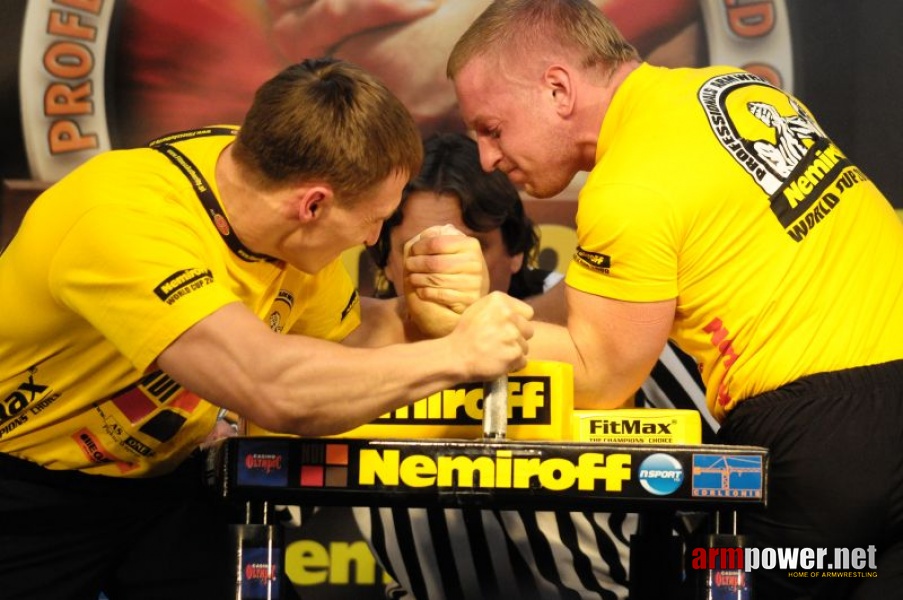 Nemiroff 2009 - Day 1 - Left hand # Siłowanie na ręce # Armwrestling # Armpower.net