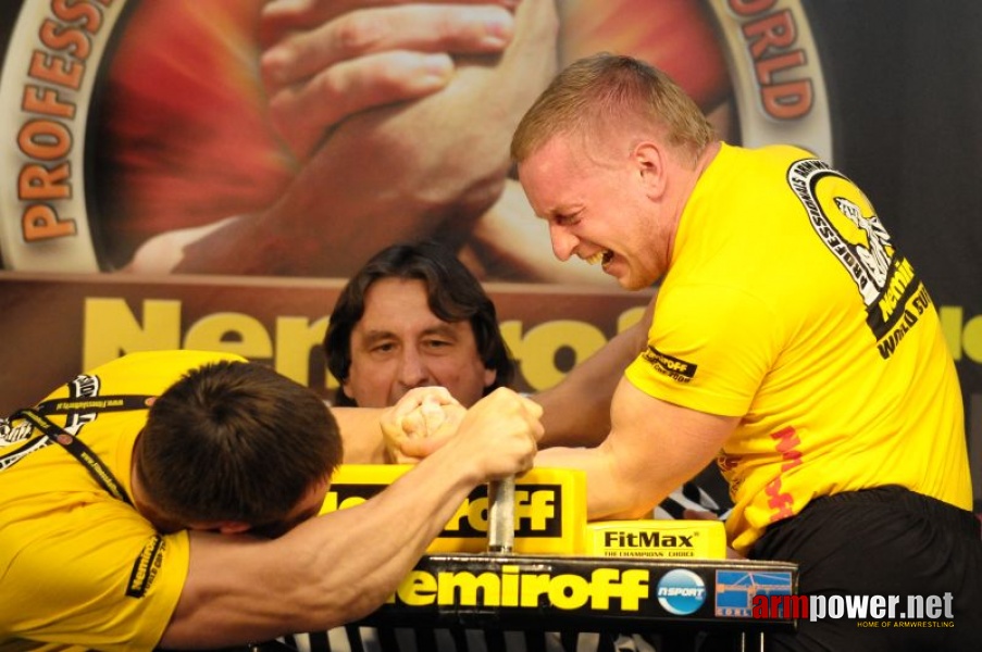 Nemiroff 2009 - Day 1 - Left hand # Armwrestling # Armpower.net