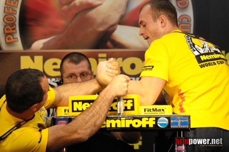 Nemiroff 2009 - Day 1 - Left hand # Armwrestling # Armpower.net