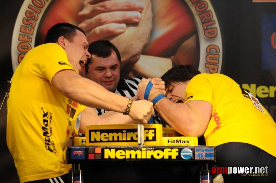 Nemiroff 2009 - Day 1 - Left hand # Siłowanie na ręce # Armwrestling # Armpower.net