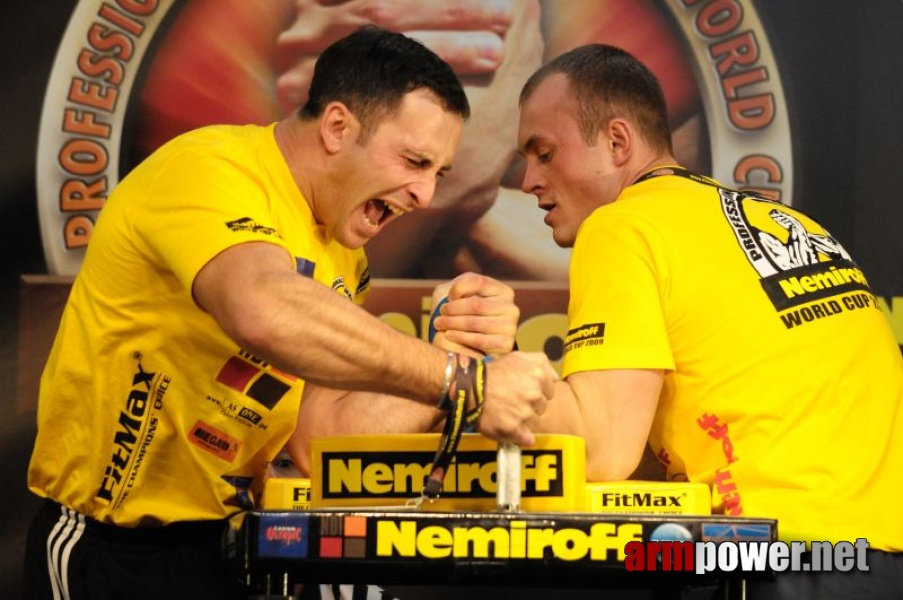 Nemiroff 2009 - Day 1 - Left hand # Siłowanie na ręce # Armwrestling # Armpower.net