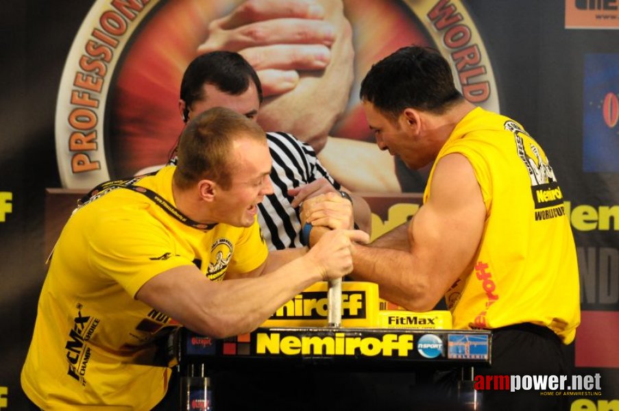 Nemiroff 2009 - Day 1 - Left hand # Siłowanie na ręce # Armwrestling # Armpower.net