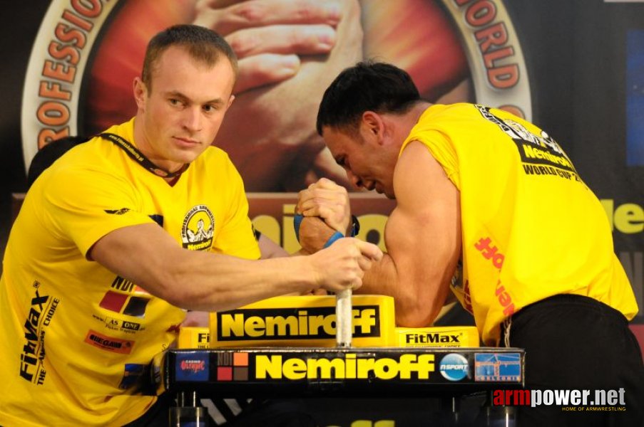 Nemiroff 2009 - Day 1 - Left hand # Siłowanie na ręce # Armwrestling # Armpower.net