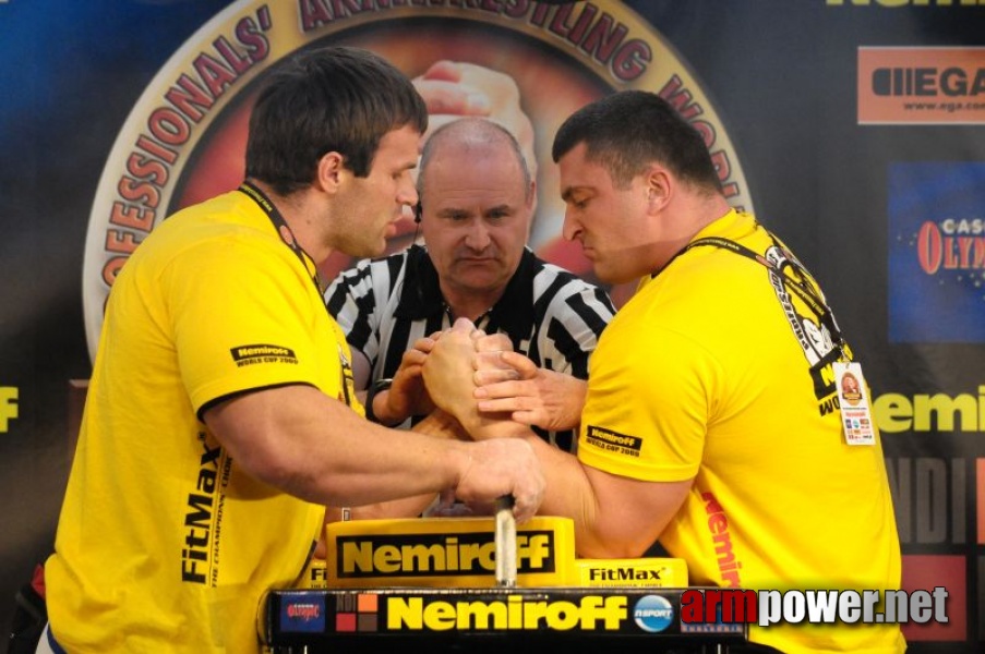 Nemiroff 2009 - Day 1 - Left hand # Siłowanie na ręce # Armwrestling # Armpower.net