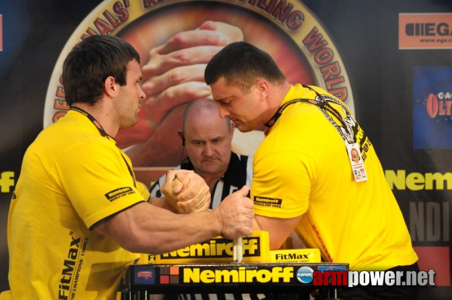 Nemiroff 2009 - Day 1 - Left hand # Siłowanie na ręce # Armwrestling # Armpower.net