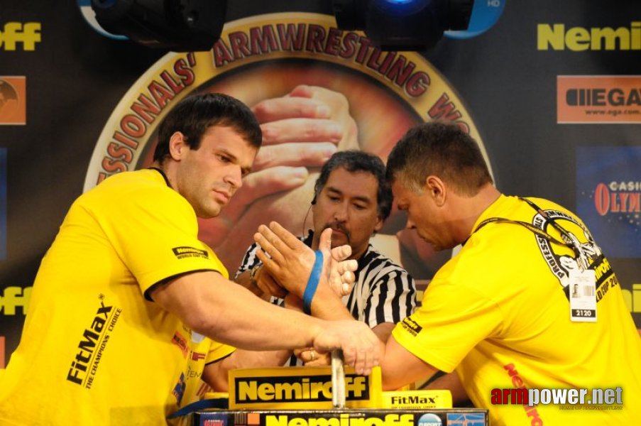 Nemiroff 2009 - Day 1 - Left hand # Siłowanie na ręce # Armwrestling # Armpower.net