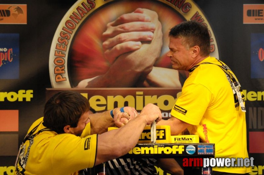 Nemiroff 2009 - Day 1 - Left hand # Armwrestling # Armpower.net