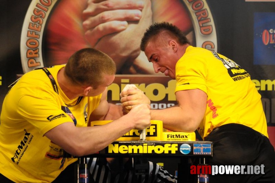 Nemiroff 2009 - Day 1 - Left hand # Siłowanie na ręce # Armwrestling # Armpower.net