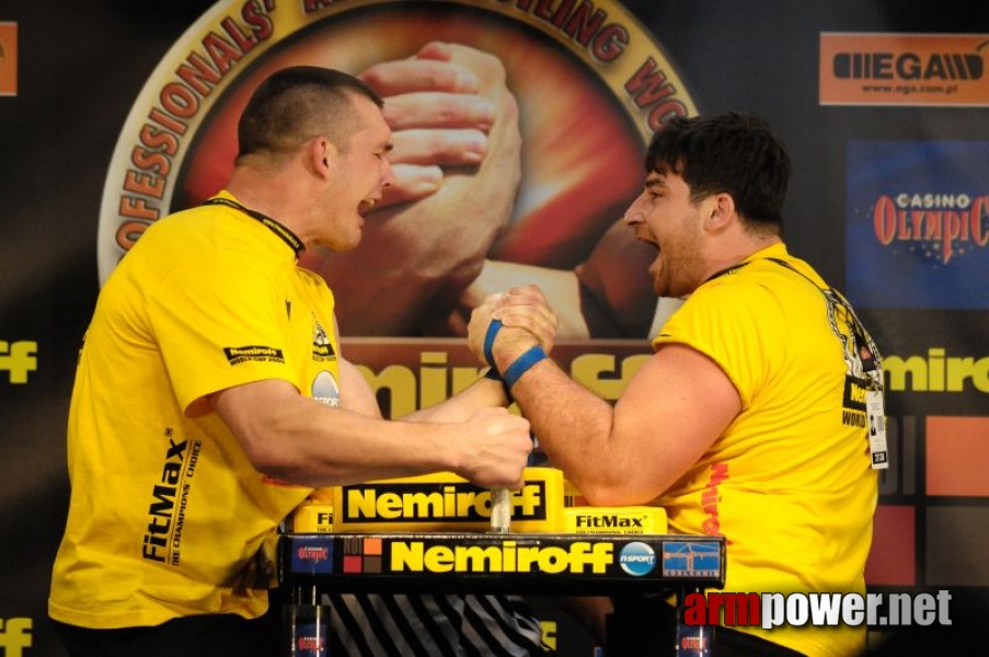 Nemiroff 2009 - Day 1 - Left hand # Siłowanie na ręce # Armwrestling # Armpower.net