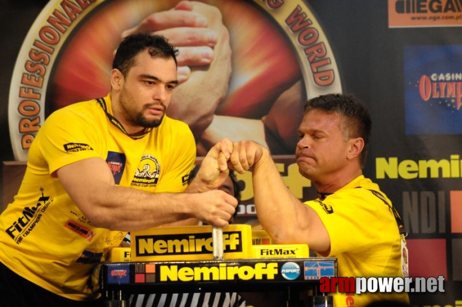 Nemiroff 2009 - Day 1 - Left hand # Armwrestling # Armpower.net