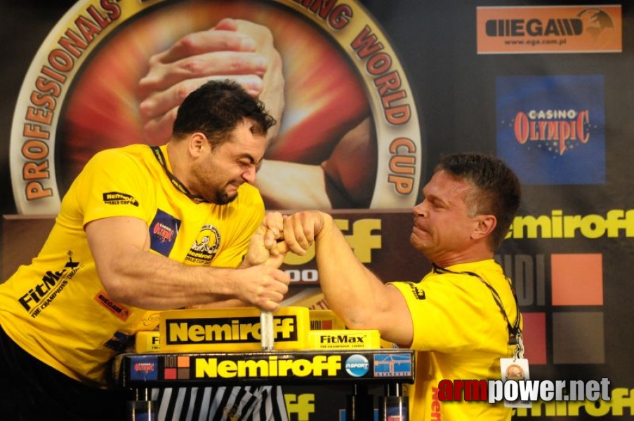 Nemiroff 2009 - Day 1 - Left hand # Siłowanie na ręce # Armwrestling # Armpower.net