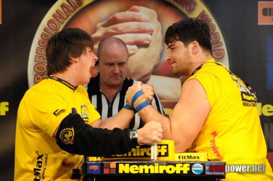 Nemiroff 2009 - Day 1 - Left hand # Siłowanie na ręce # Armwrestling # Armpower.net