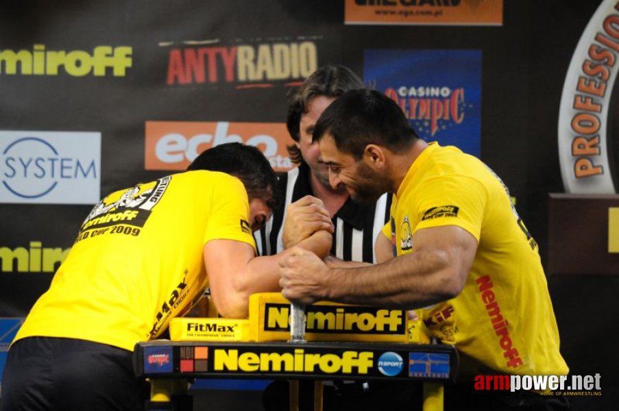 Nemiroff 2009 - Day 2 - Right hand # Armwrestling # Armpower.net