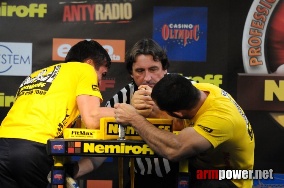 Nemiroff 2009 - Day 2 - Right hand # Siłowanie na ręce # Armwrestling # Armpower.net