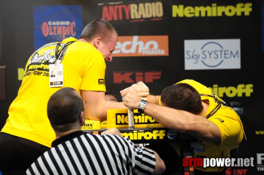 Nemiroff 2009 - Day 2 - Right hand # Armwrestling # Armpower.net