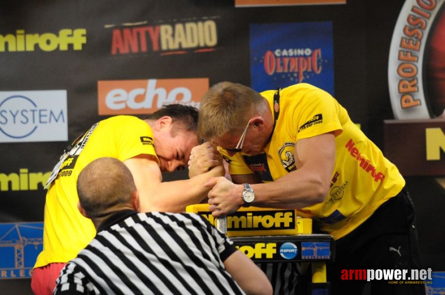 Nemiroff 2009 - Day 2 - Right hand # Armwrestling # Armpower.net