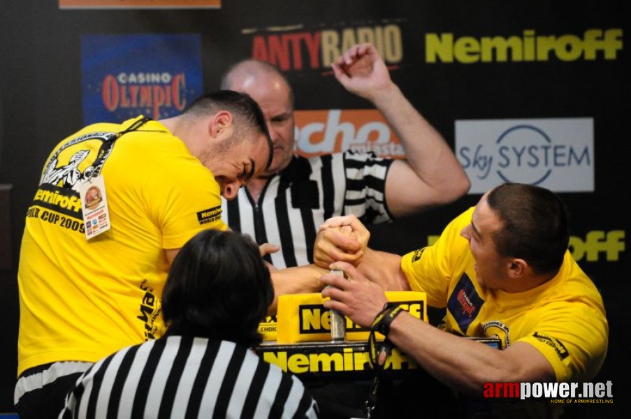 Nemiroff 2009 - Day 2 - Right hand # Siłowanie na ręce # Armwrestling # Armpower.net