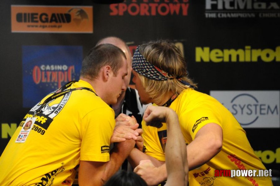 Nemiroff 2009 - Day 2 - Right hand # Siłowanie na ręce # Armwrestling # Armpower.net