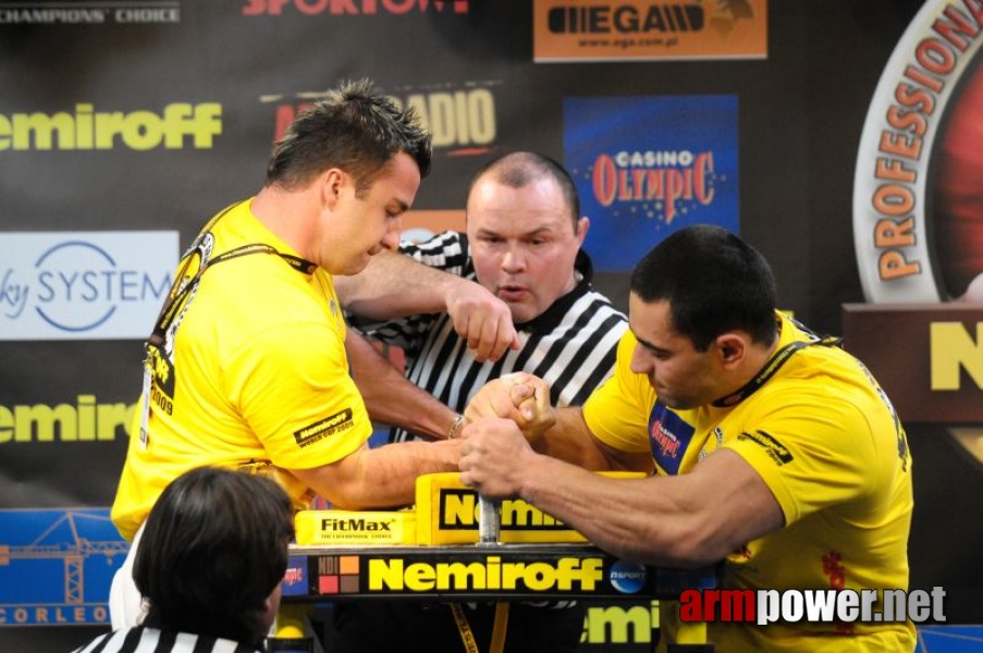 Nemiroff 2009 - Day 2 - Right hand # Siłowanie na ręce # Armwrestling # Armpower.net