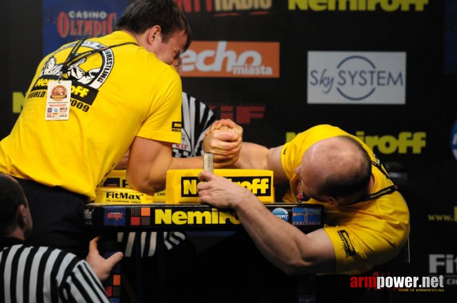 Nemiroff 2009 - Day 2 - Right hand # Armwrestling # Armpower.net