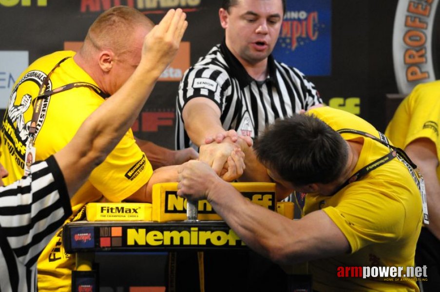 Nemiroff 2009 - Day 2 - Right hand # Siłowanie na ręce # Armwrestling # Armpower.net