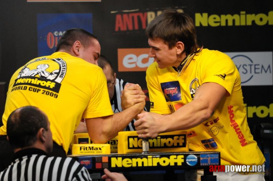 Nemiroff 2009 - Day 2 - Right hand # Siłowanie na ręce # Armwrestling # Armpower.net