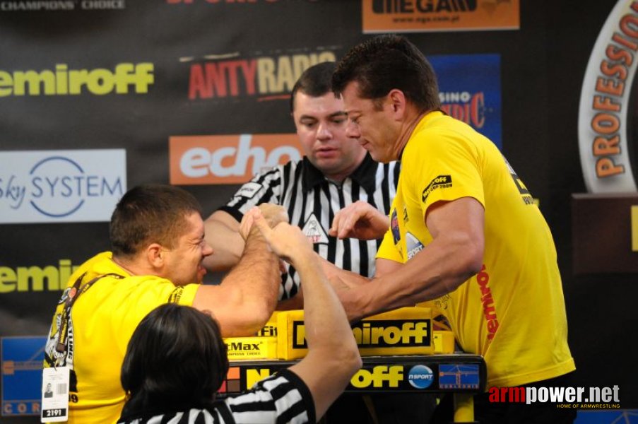 Nemiroff 2009 - Day 2 - Right hand # Armwrestling # Armpower.net