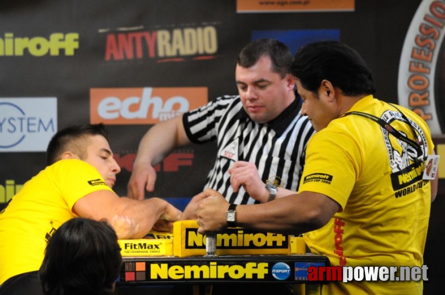 Nemiroff 2009 - Day 2 - Right hand # Armwrestling # Armpower.net