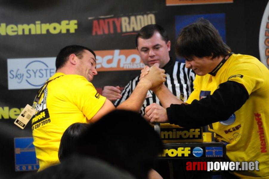 Nemiroff 2009 - Day 2 - Right hand # Siłowanie na ręce # Armwrestling # Armpower.net