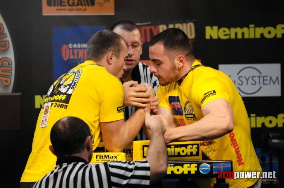 Nemiroff 2009 - Day 2 - Right hand # Siłowanie na ręce # Armwrestling # Armpower.net