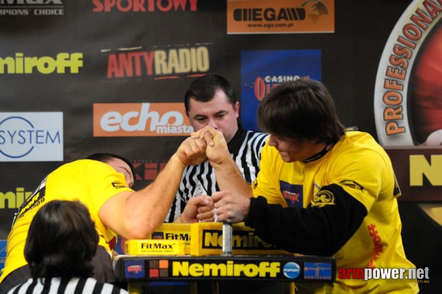 Nemiroff 2009 - Day 2 - Right hand # Armwrestling # Armpower.net