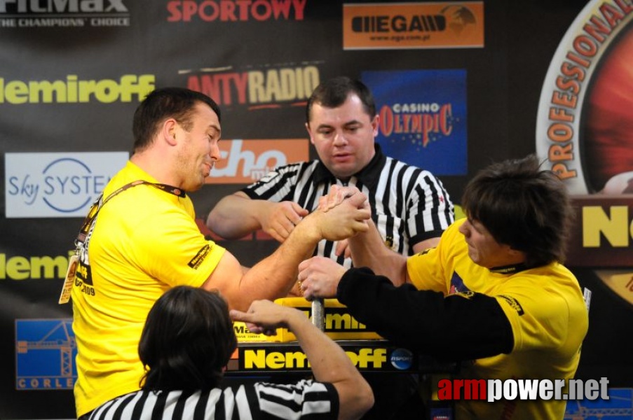 Nemiroff 2009 - Day 2 - Right hand # Siłowanie na ręce # Armwrestling # Armpower.net