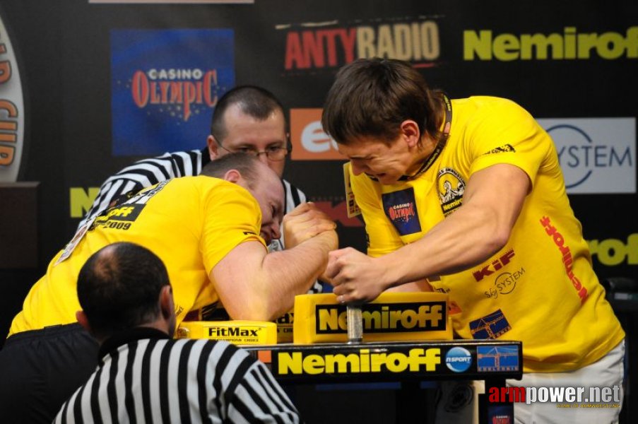 Nemiroff 2009 - Day 2 - Right hand # Armwrestling # Armpower.net