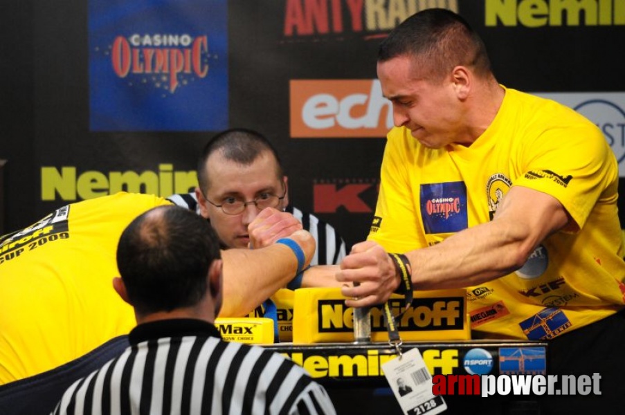 Nemiroff 2009 - Day 2 - Right hand # Armwrestling # Armpower.net