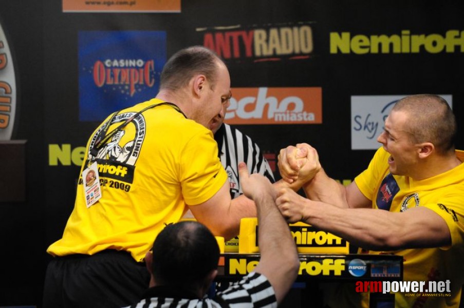 Nemiroff 2009 - Day 2 - Right hand # Siłowanie na ręce # Armwrestling # Armpower.net