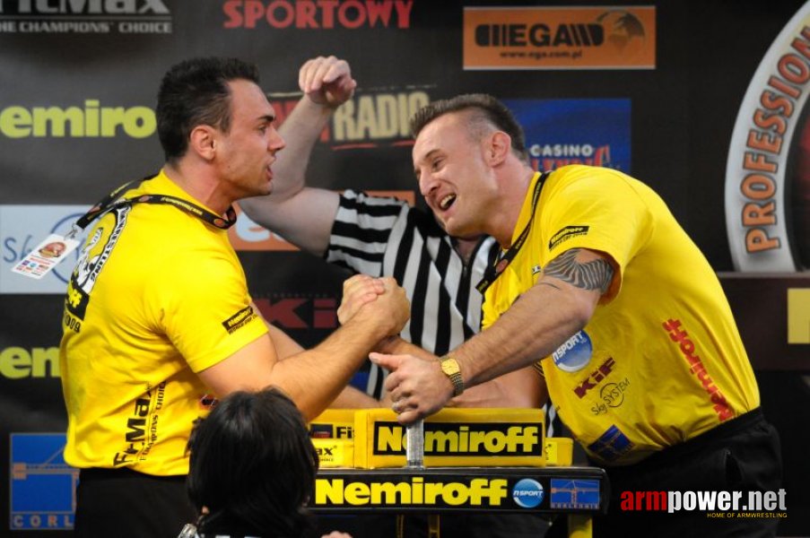 Nemiroff 2009 - Day 2 - Right hand # Siłowanie na ręce # Armwrestling # Armpower.net