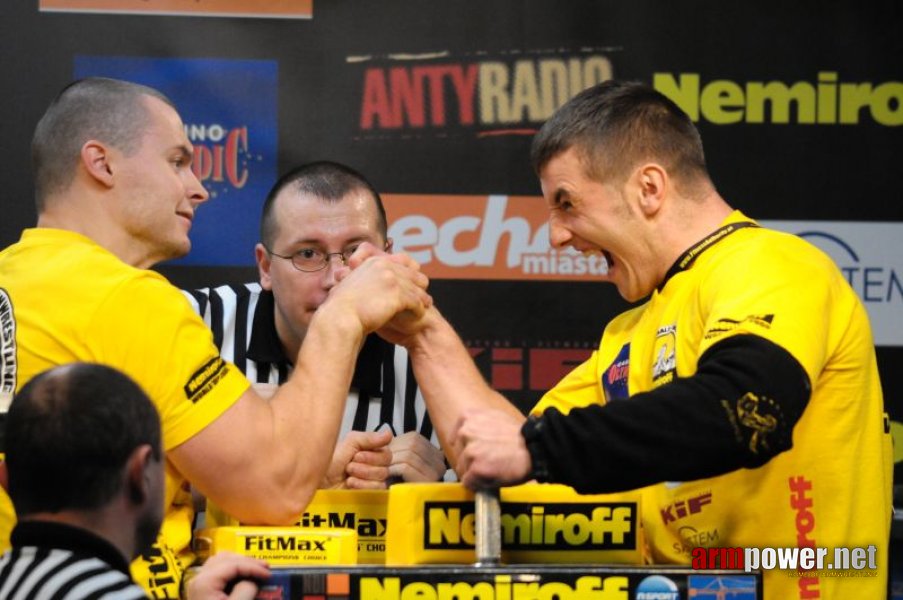 Nemiroff 2009 - Day 2 - Right hand # Siłowanie na ręce # Armwrestling # Armpower.net