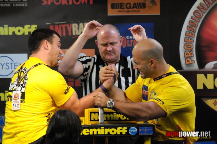 Nemiroff 2009 - Day 2 - Right hand # Armwrestling # Armpower.net