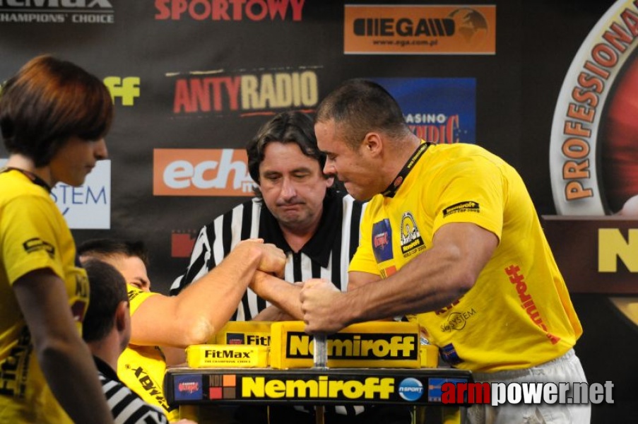 Nemiroff 2009 - Day 2 - Right hand # Siłowanie na ręce # Armwrestling # Armpower.net