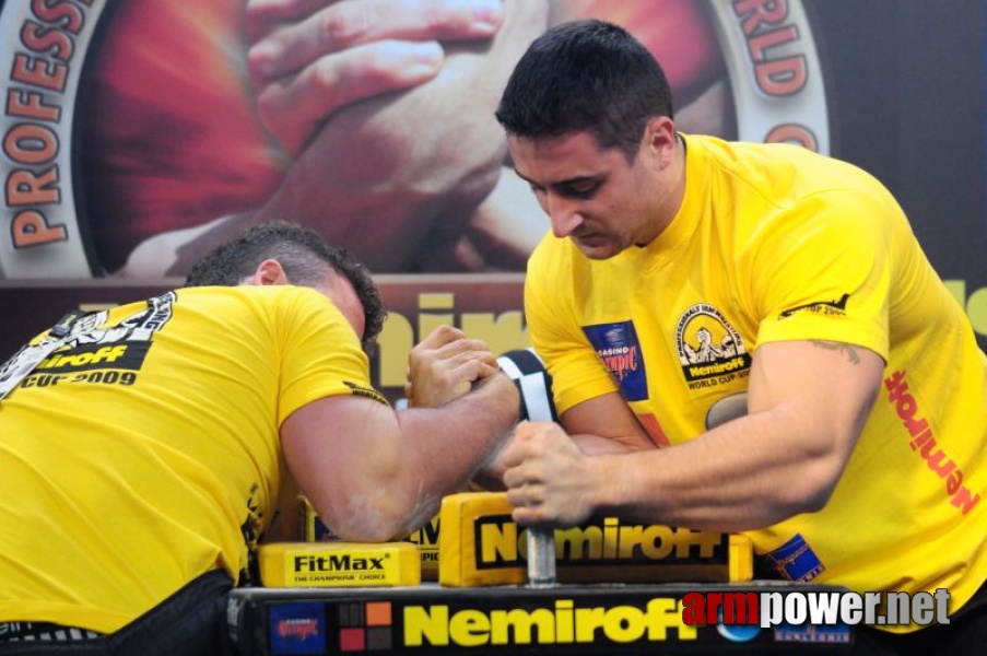 Nemiroff 2009 - Day 2 - Right hand # Armwrestling # Armpower.net